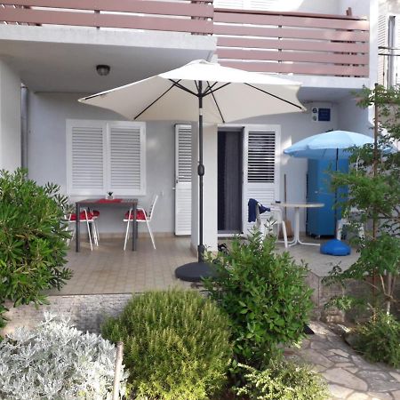 Holiday Home Novalja Exterior photo