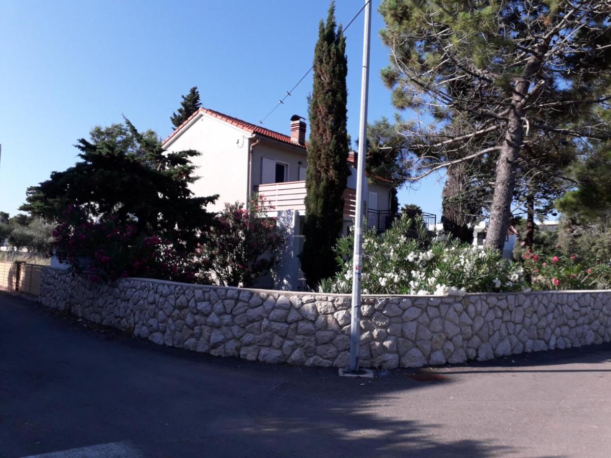 Holiday Home Novalja Exterior photo